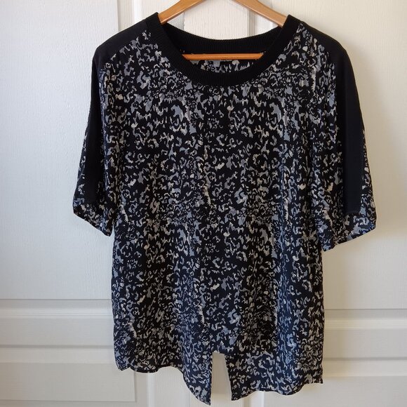 Michael Stars Women's Black Printed Silk Split Back Elbow Sleeve Top Size L - Picture 1 of 12